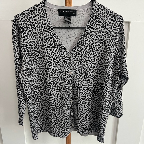 August Silk Women's Leopard Print Blouse in Black and Gray 100% Silk sz Medium - Picture 1 of 5